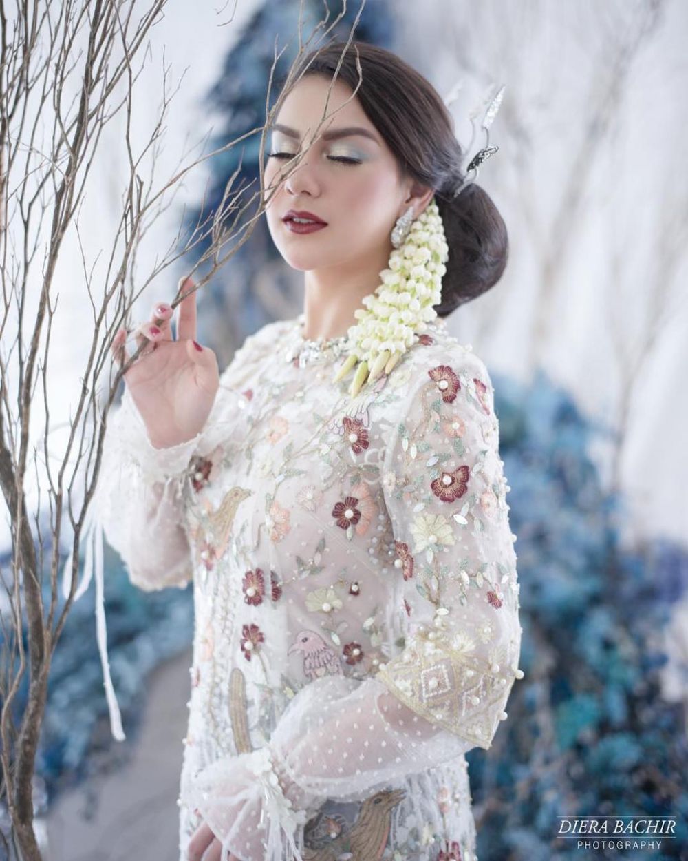 10 Foto prewedding Irish Bella dan Ammar Zoni tema adat Sunda