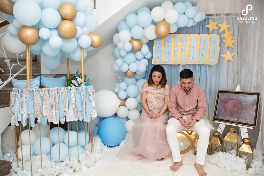 10 Momen akikah putra Selvi Kitty, serba biru & penuh balon