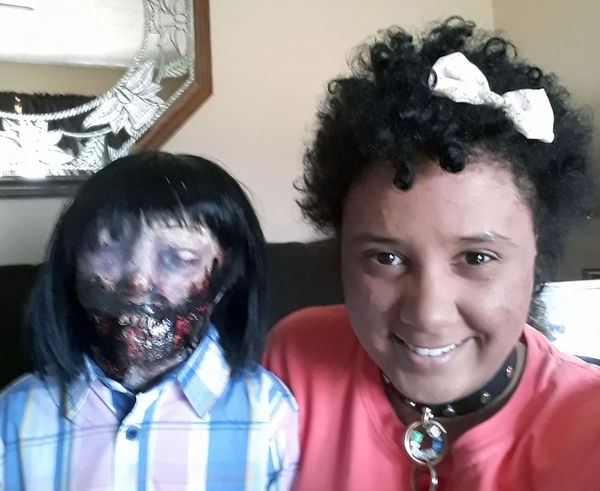 Kisah di balik wanita menikah dengan boneka zombie ini haru