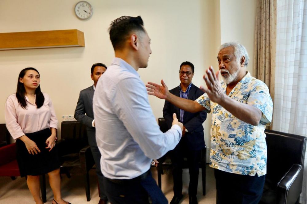 7 Momen hangat Xanana Gusmao jenguk Ani Yudhoyono di Singapura