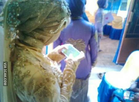 12 Momen absurd pengantin ini bikin ngakak