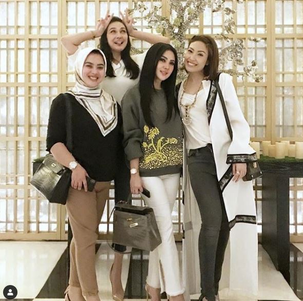 Potret kenangan Syahrini, Luna Maya & Reino Barack, penuh tawa