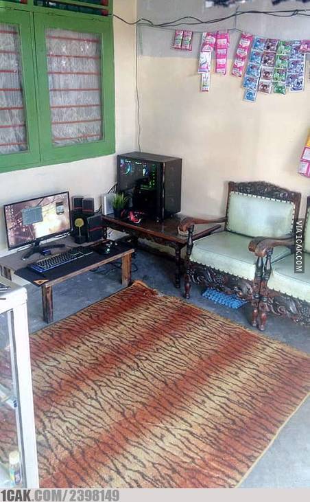 12 Foto absurd di warung ini cuma ada di Indonesia, bikin ketawa