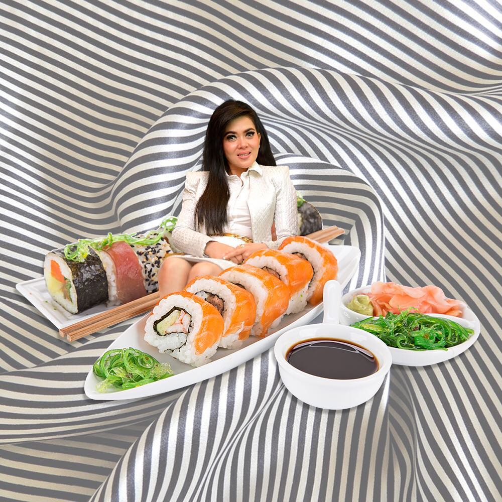 20 Foto editan lucu fashion Syahrini digabungkan dengan makanan