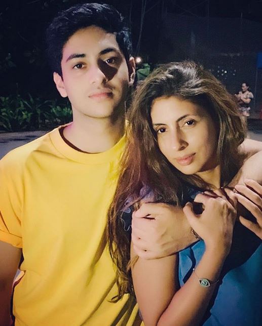 10 Pesona Agastya Nanda, cucu ganteng Amitabh Bachchan