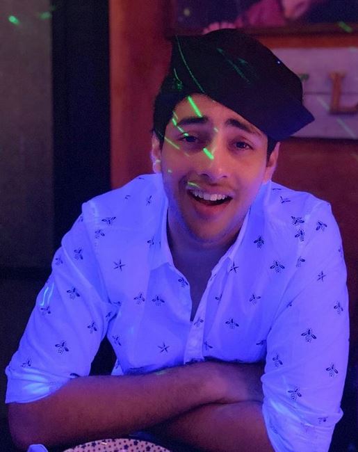 10 Pesona Agastya Nanda, cucu ganteng Amitabh Bachchan