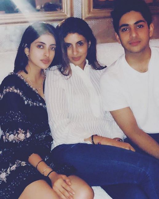 10 Pesona Agastya Nanda, cucu ganteng Amitabh Bachchan