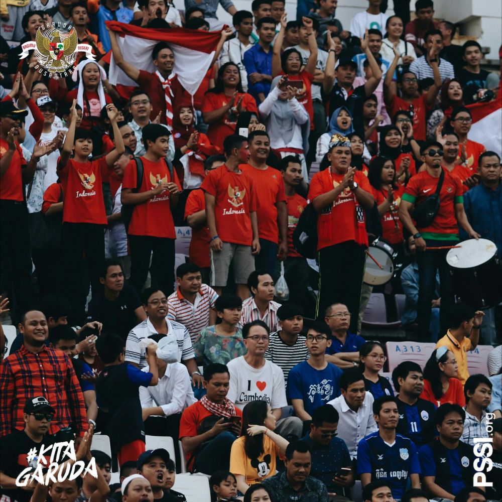10 Potret totalitas suporter dukung Timnas U-22 di Pnom Penh