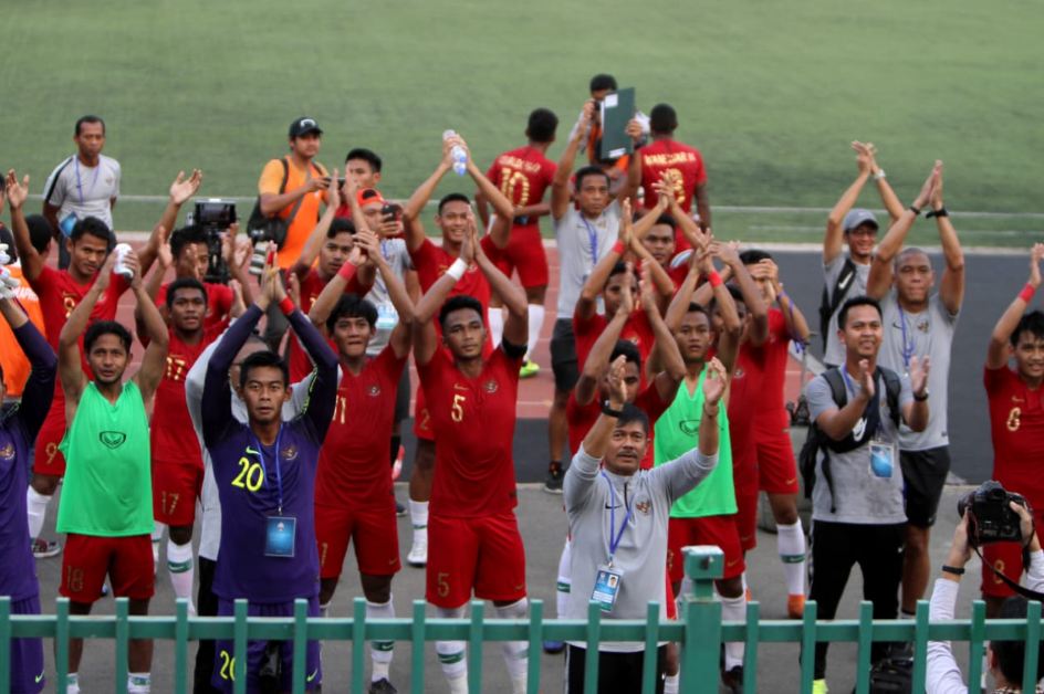 10 Potret totalitas suporter dukung Timnas U-22 di Pnom Penh