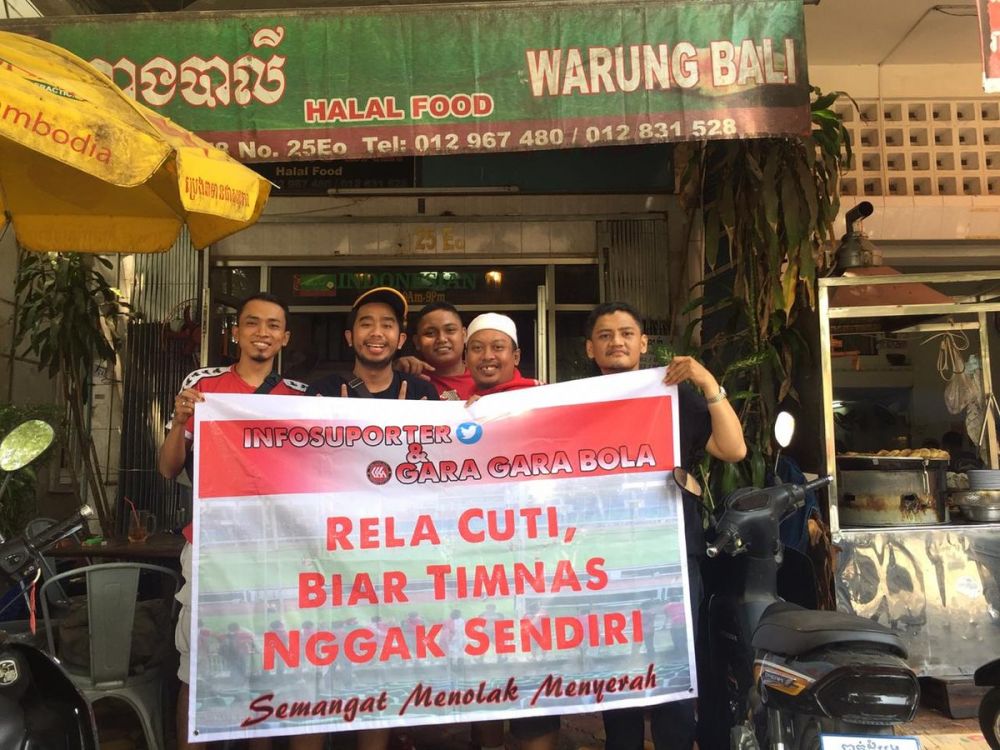 10 Potret totalitas suporter dukung Timnas U-22 di Pnom Penh