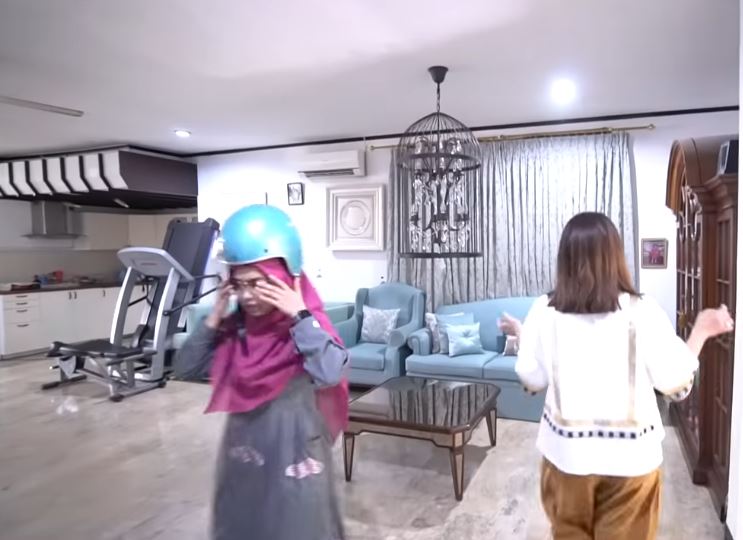 13 Penampakan rumah Ayu Dewi, ada taman bermain untuk anak
