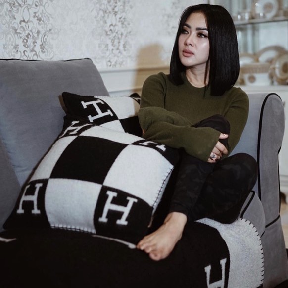 8 Seleb cantik ini menikah di usia 30 tahun lebih, termasuk Syahrini