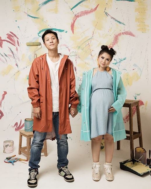 10 Potret maternity anak kedua Putri Titian, bertema petinju