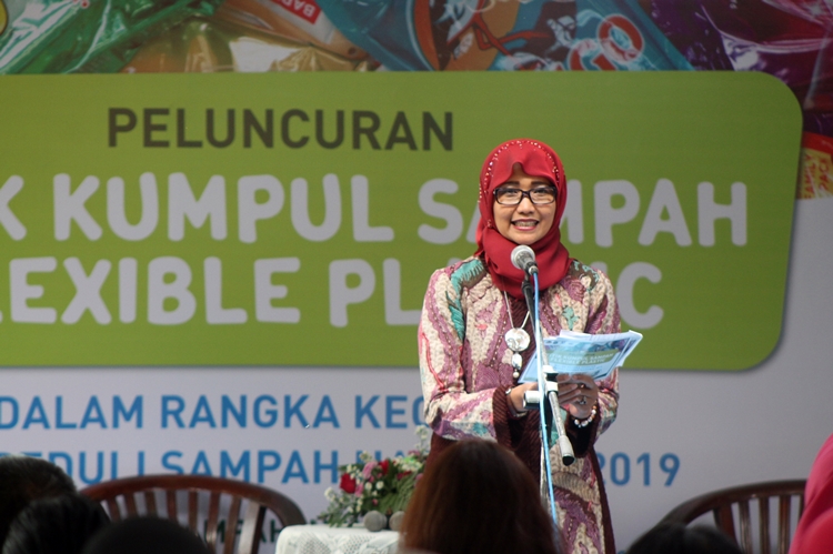 Begini cara cerdas memanfaatkan sampah plastik, mulai dari hal kecil