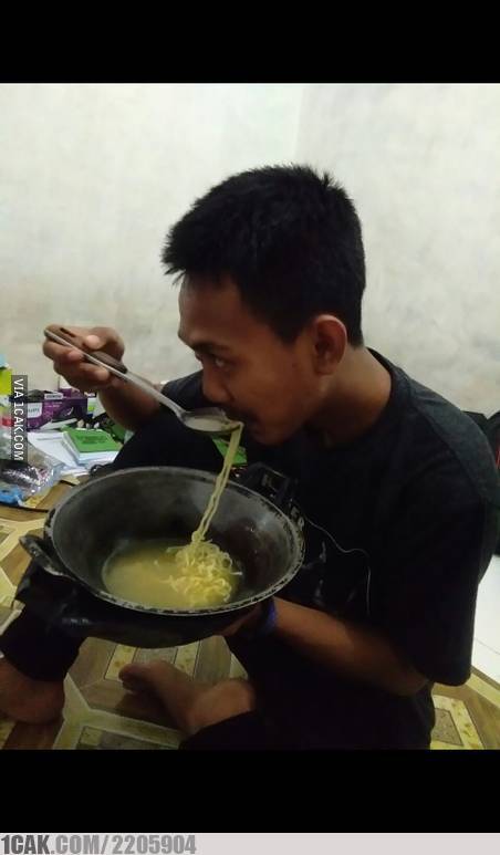 12 Ide kreatif memanfaatkan barang ala anak kos ini malah kocak