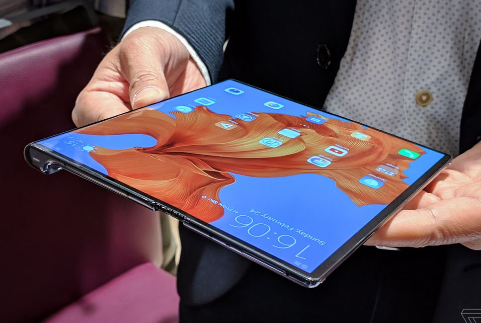 Smartphone lipat ini seharga motor sport, ini 5 kecanggihannya