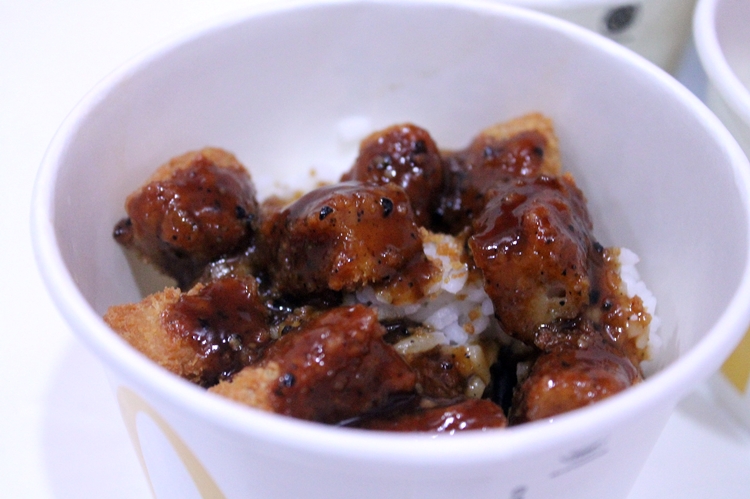 3 Menu rice bowl ini bikin kenyang, tapi harganya nggak bikin tegang