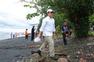 Makin kritis, Bupati Banyuwangi ajak warga diet kantong plastik