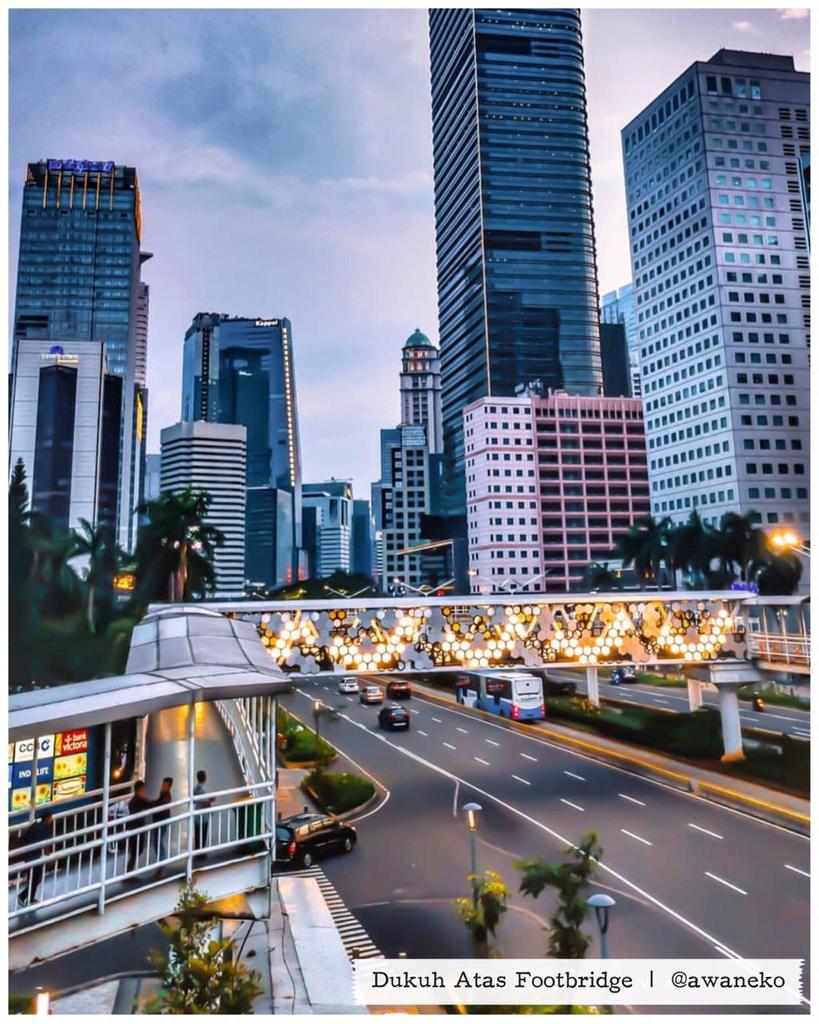 10 Potret 5 JPO di Jakarta ini Instagramable, nyeberang pun aman