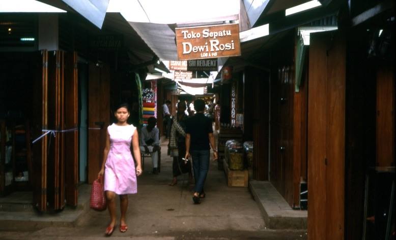 20 Foto langka Jakarta tahun 65-70an karya fotografer Rusia