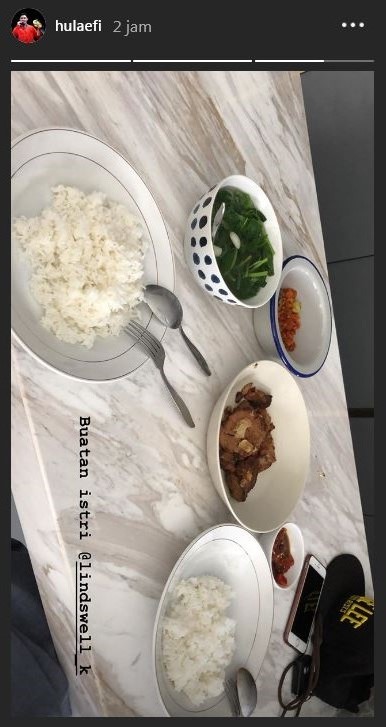 Menu makan simpel Achmad Hulaefi dan Lindswell Kwok, bikin kagum