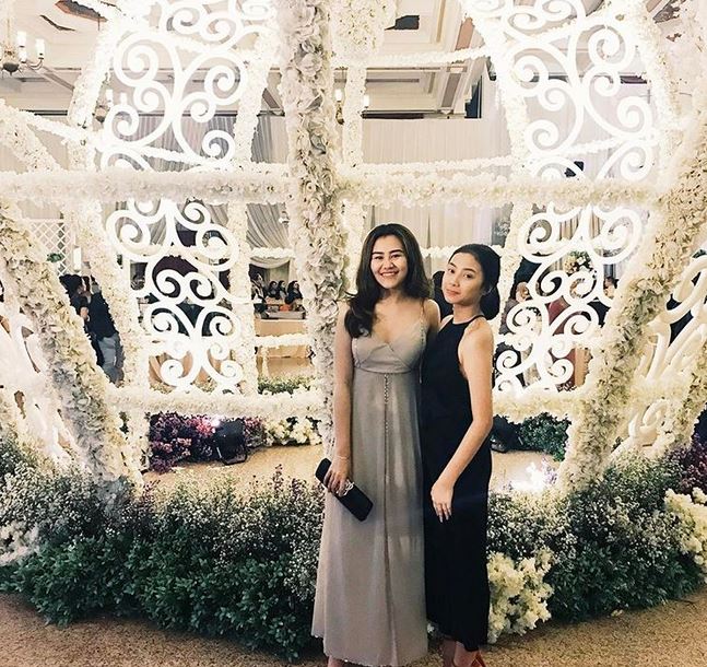 Sering tampil kasual, ini 7 potret Aaliyah Massaid kenakan gaun