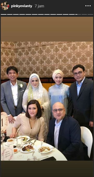 8 Potret pernikahan Pinky, kakak Maia Estianty yang memesona