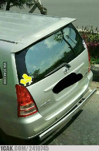 12 Stiker lucu di mobil pribadi ini bikin tepuk jidat