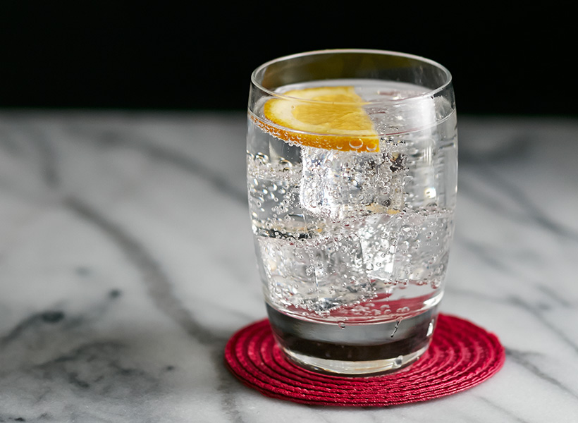 9 Minuman ini nggak boleh diminum bareng obat, bisa fatal