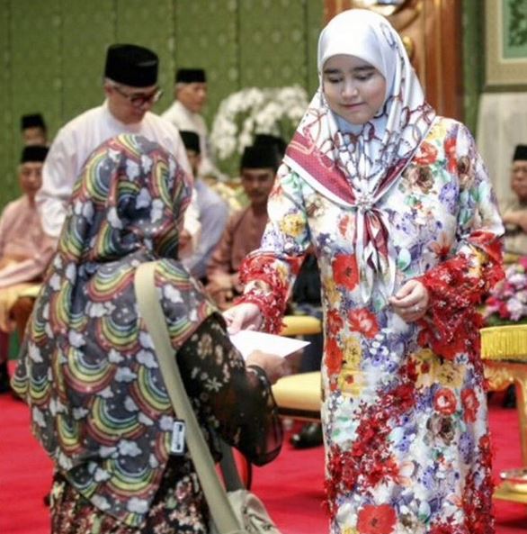 5 Wanita muslim terkaya di dunia ini berparas cantik