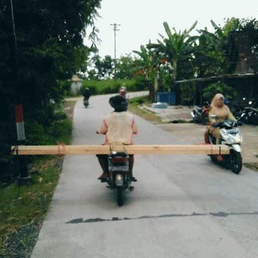 12 Potret orang Indonesia jadi penguasa jalanan, bikin senyum kesel