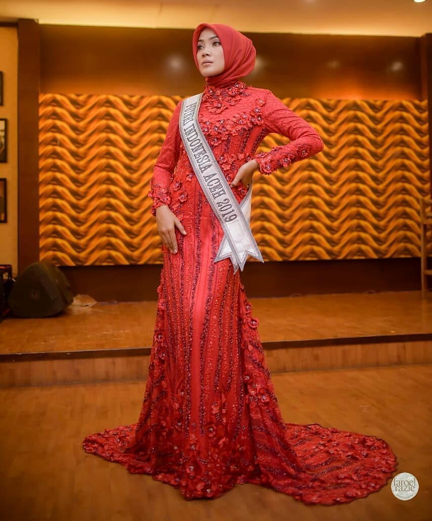 12 Pesona Kenny Suwanda, finalis Puteri Indonesia yang berhijab