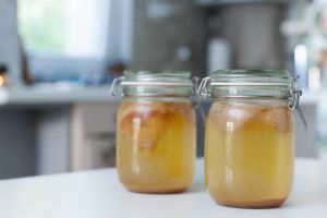 7 Manfaat kombucha minuman fermentasi teh yang menyehatkan
