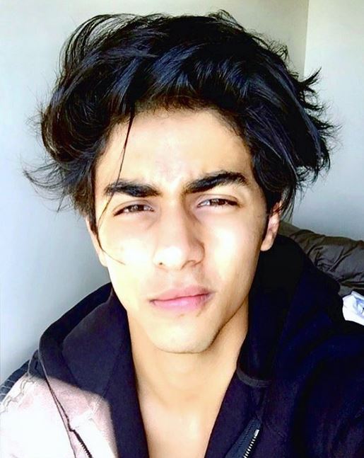 10 Pesona Aryan putra Shah Rukh Khan, gantengnya bikin meleleh