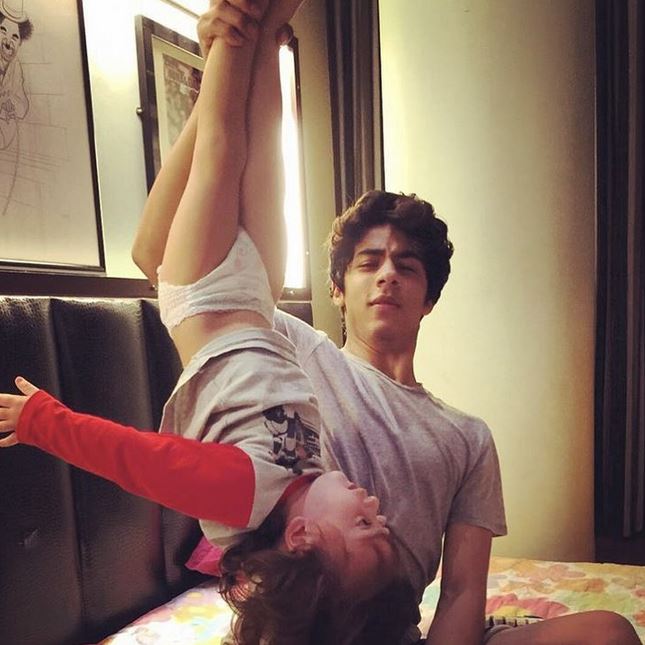 10 Pesona Aryan putra Shah Rukh Khan, gantengnya bikin meleleh