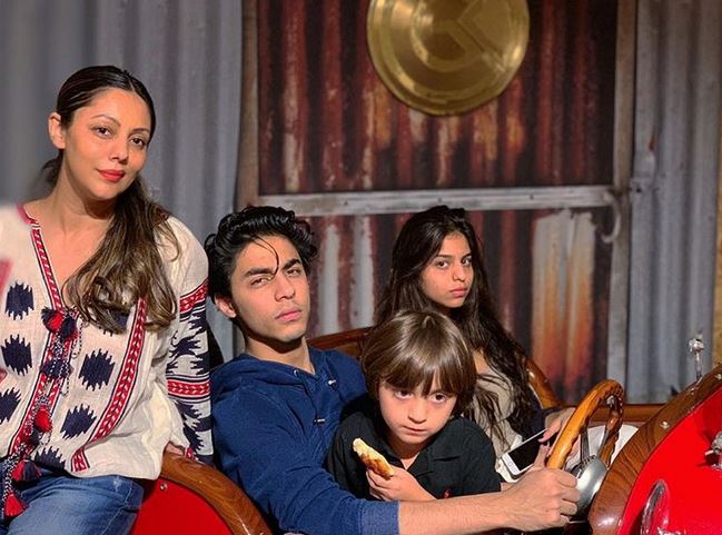 10 Pesona Aryan putra Shah Rukh Khan, gantengnya bikin meleleh