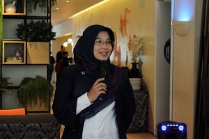 Perempuan ini 15 tahun bergelut di dunia pria, ngurusin “emas hitam