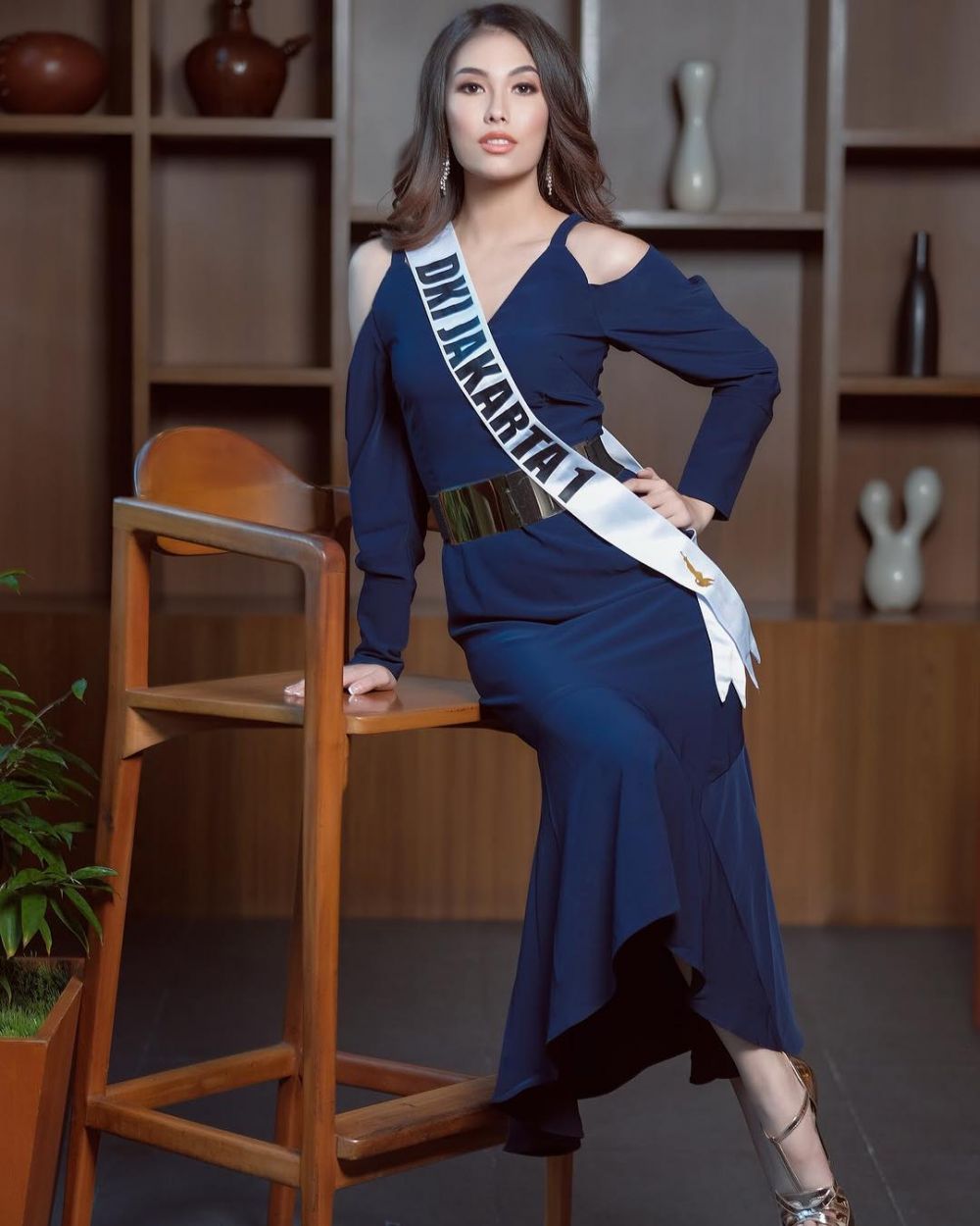 12 Potret cantik Frederika Alexis Cull, Puteri Indonesia 2019