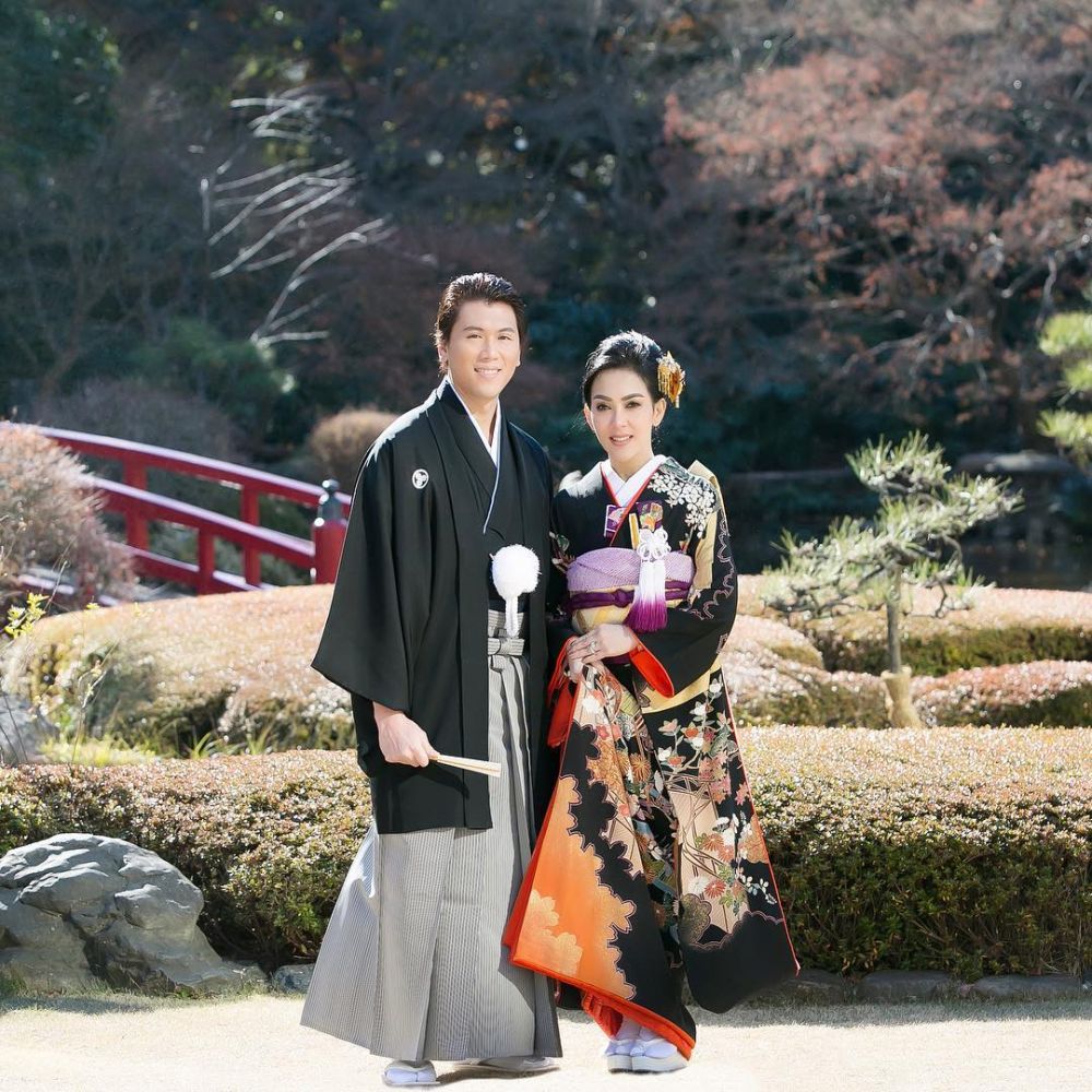 Syahrini unggah foto prewedding, serasi berbalut kimono