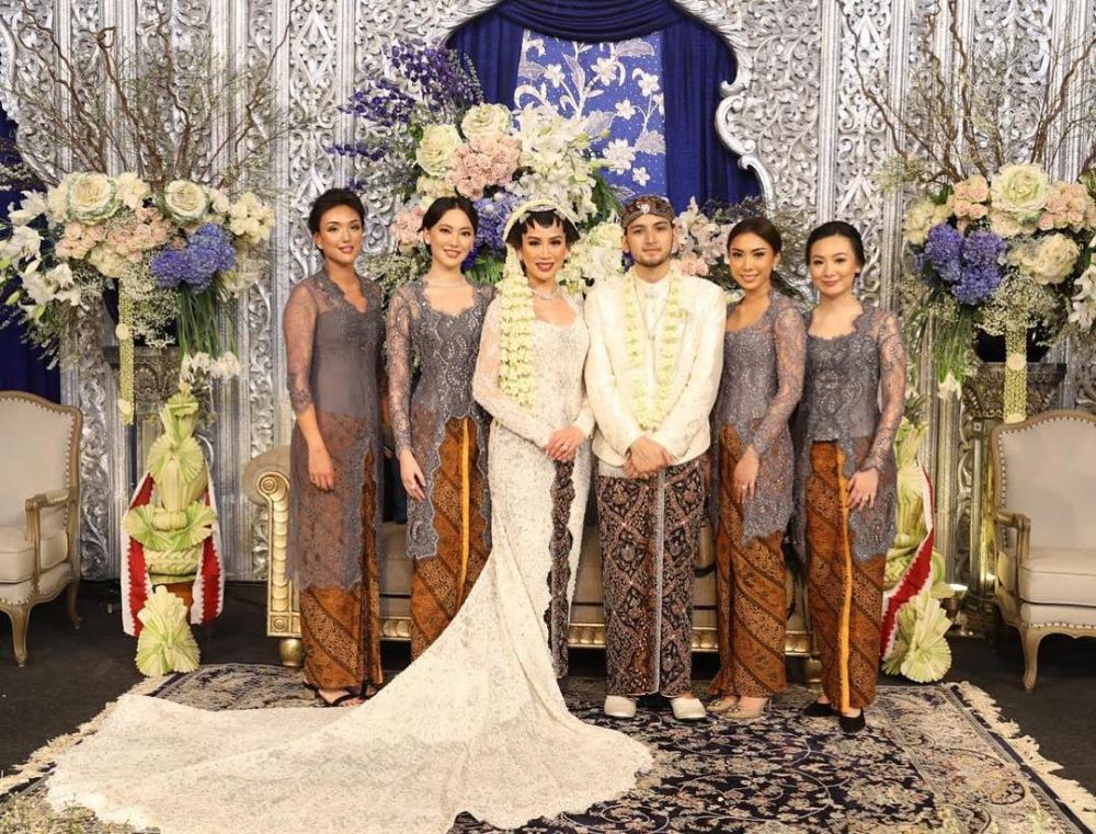 10 Foto pernikahan mewah Aditya Trihatmanto & Kezia Toemion