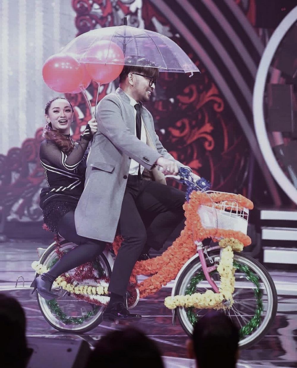 7 Momen mesra Zaskia Gotik & Caren Delano, sebut energy of berqah