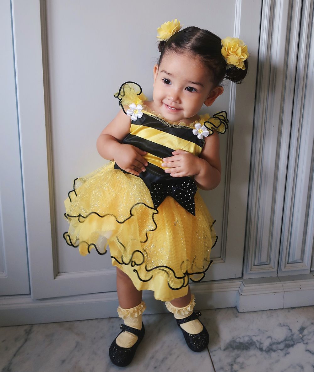 8 Gaya imut Seraphina putri Yasmine Wildblood pakai kostum princess