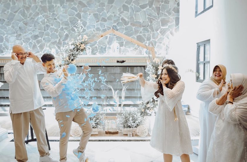 10 Momen baby shower Tasya Kamila, ungkap jenis kelamin bayi