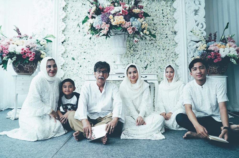 8 Potret kenangan Putri Titian & ayahnya sebelum meninggal dunia