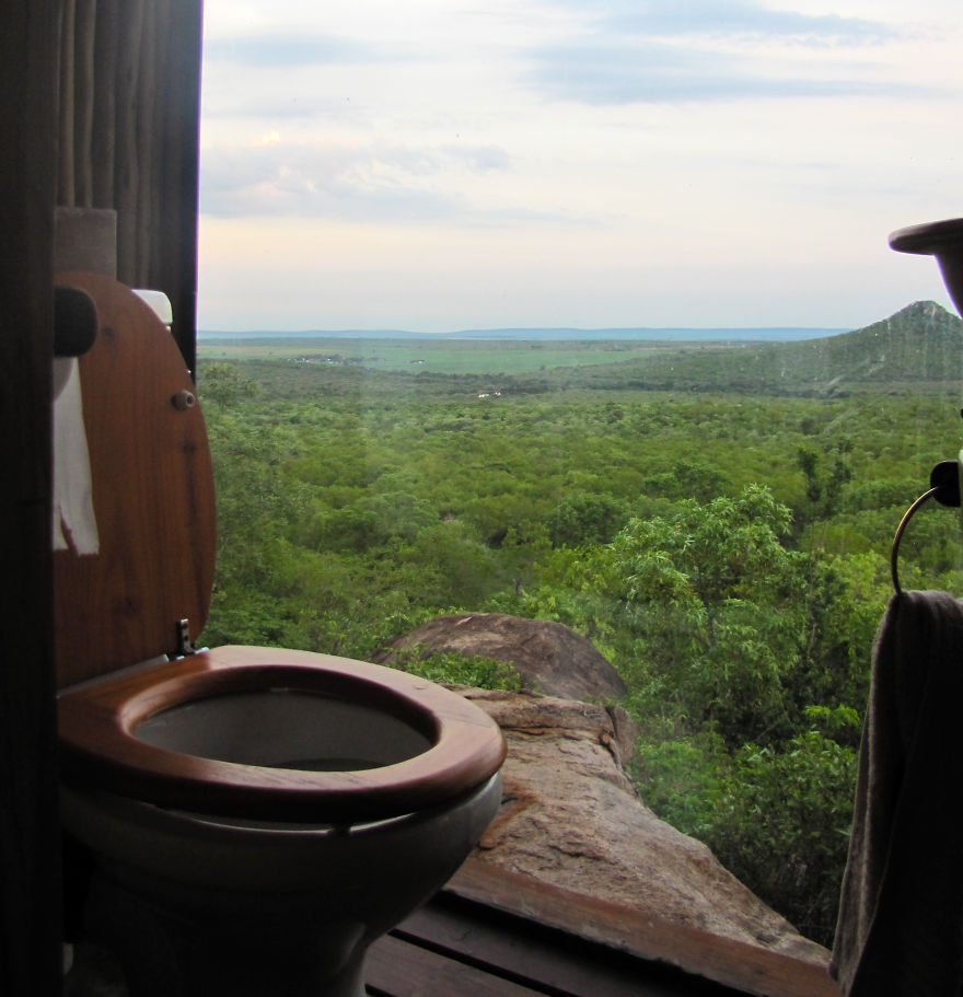 10 Potret toilet dengan pemandangan alam, antimainstream 
