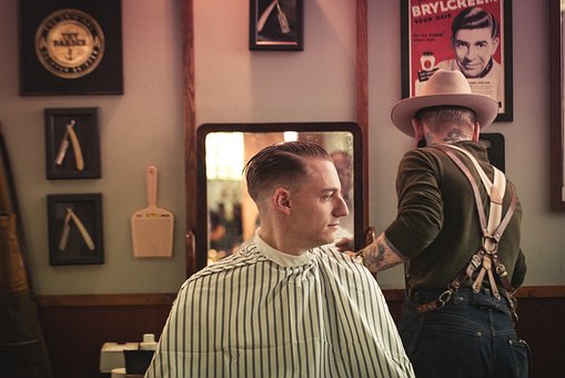 Beda barbershop vs pangkas rambut tradisional, favoritmu mana?