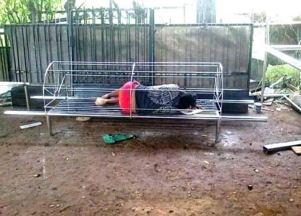11 Foto lucu orang kelewat santai di segala situasi, ada-ada saja