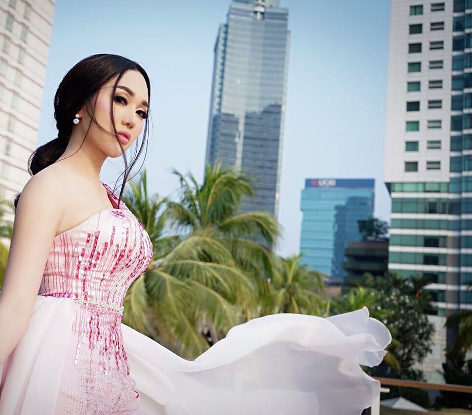 10 Potret Lucinta Luna saat kenakan gaun mewah, bikin heboh