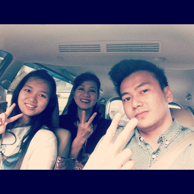 Jarang terekspos, ini 8 foto kebersamaan Wijaya Saputra & ibunya