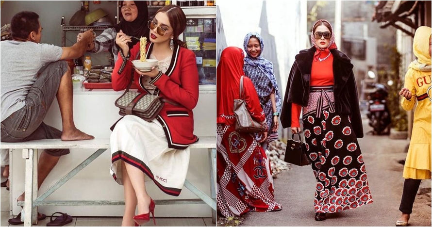 4 Pemotretan nyentrik Ussy Sulistiawaty, glamor di tempat sederhana